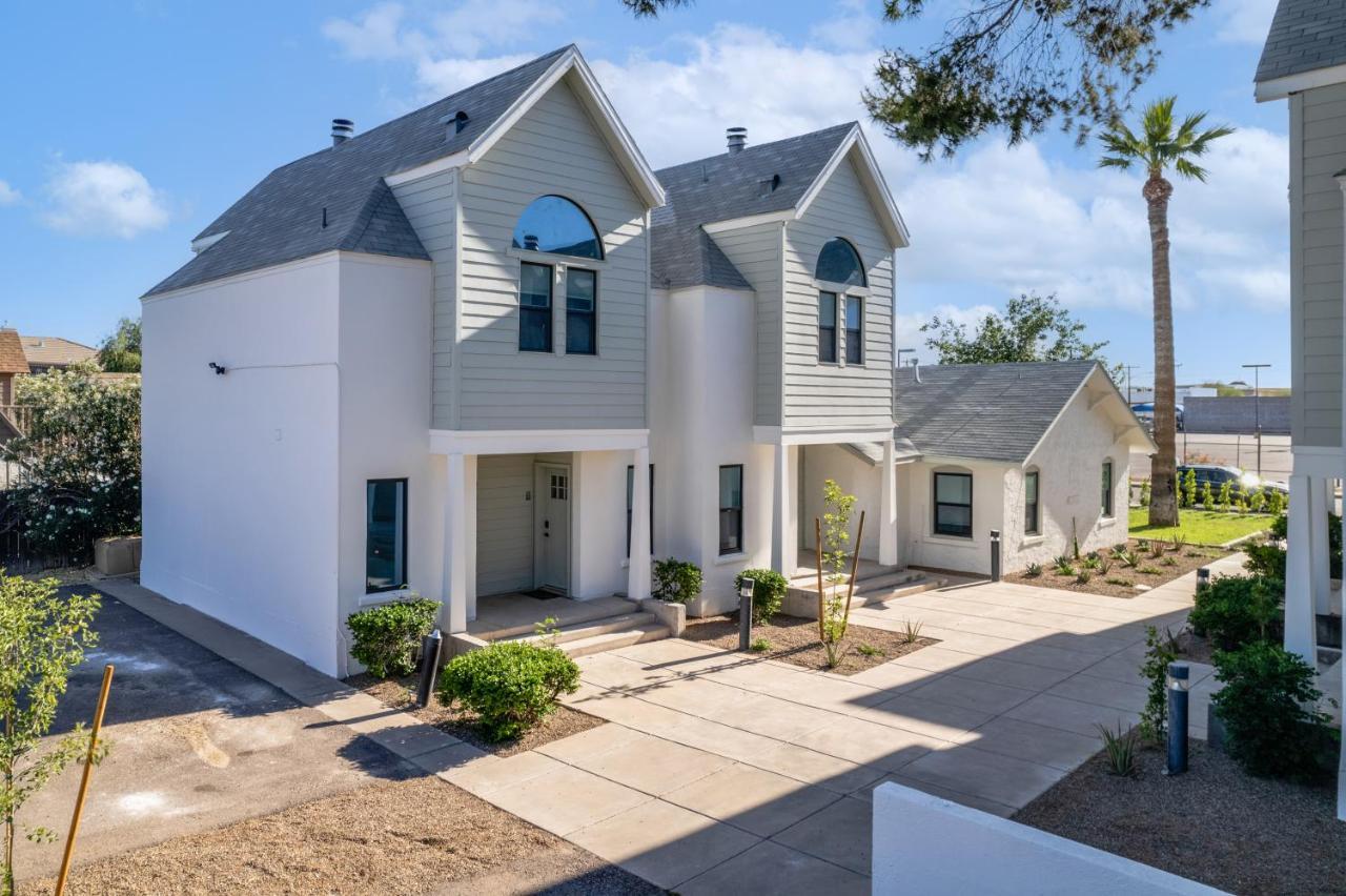 Peaceful Phoenix Getaway - Central Location, Family-Friendly & Pool Table! Exterior photo